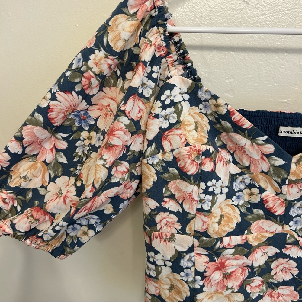 Abercrombie & Fitch Floral Crop Puff Sleeve Blouse - Blue and Pink Size Large - Picture 3 of 6